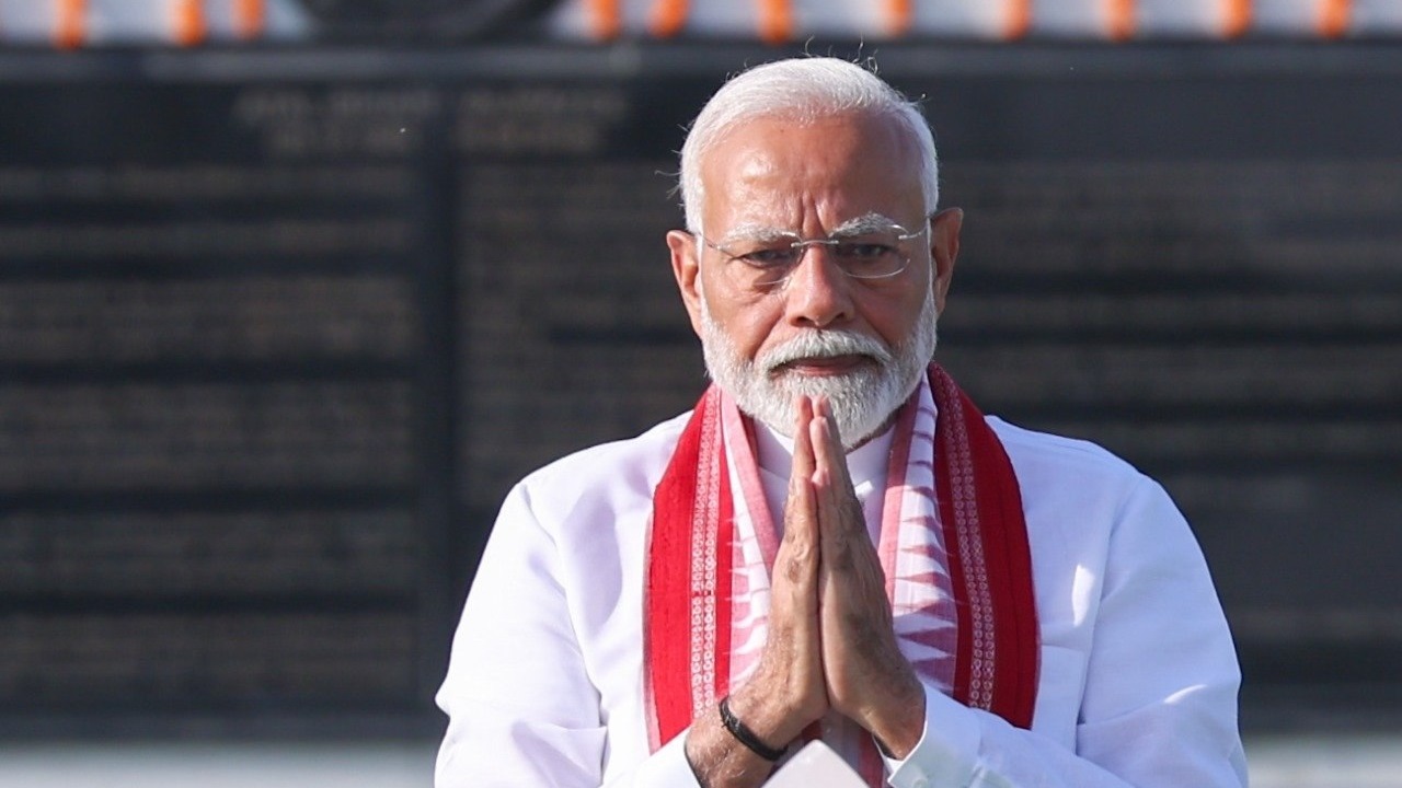 narendra modi taking oath