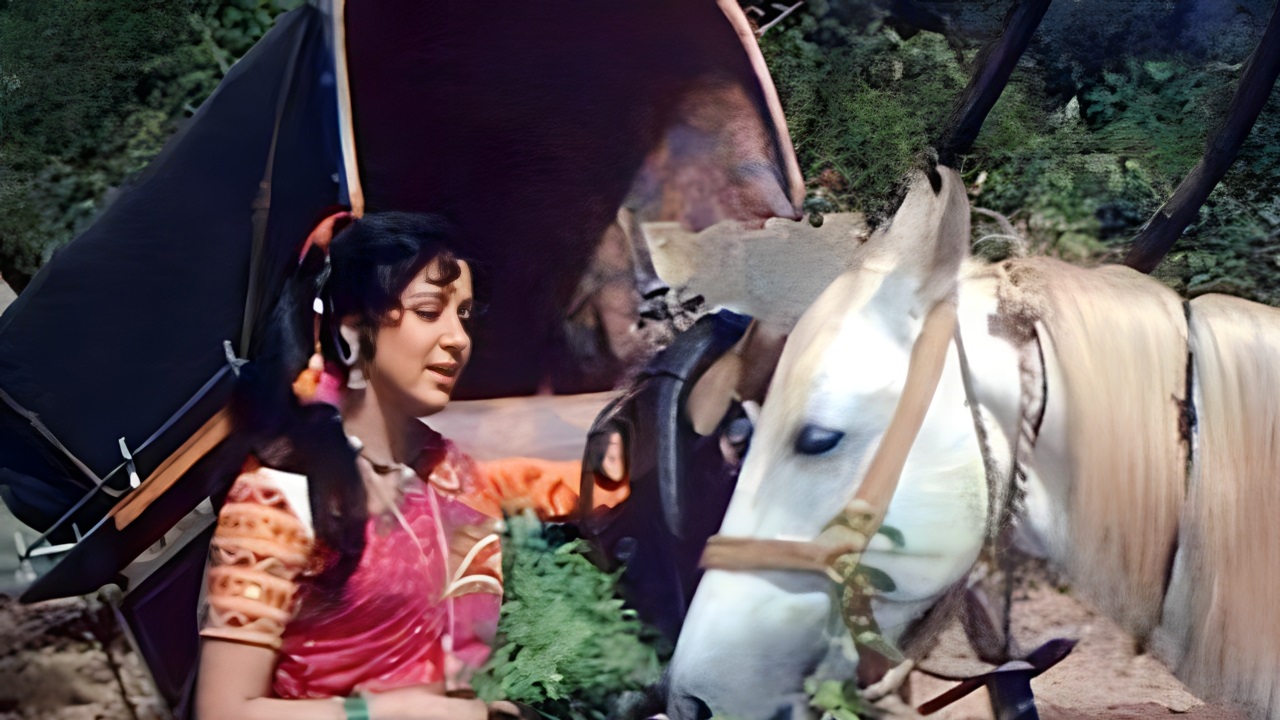 Hema Malini First Movie